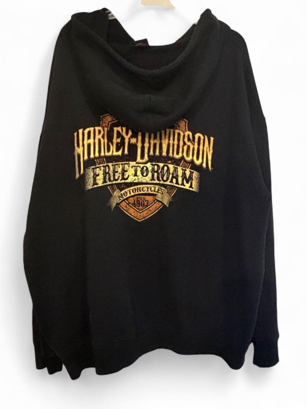 Harley-Davidson Black Hoodie with 'Free to Roam' Graphic